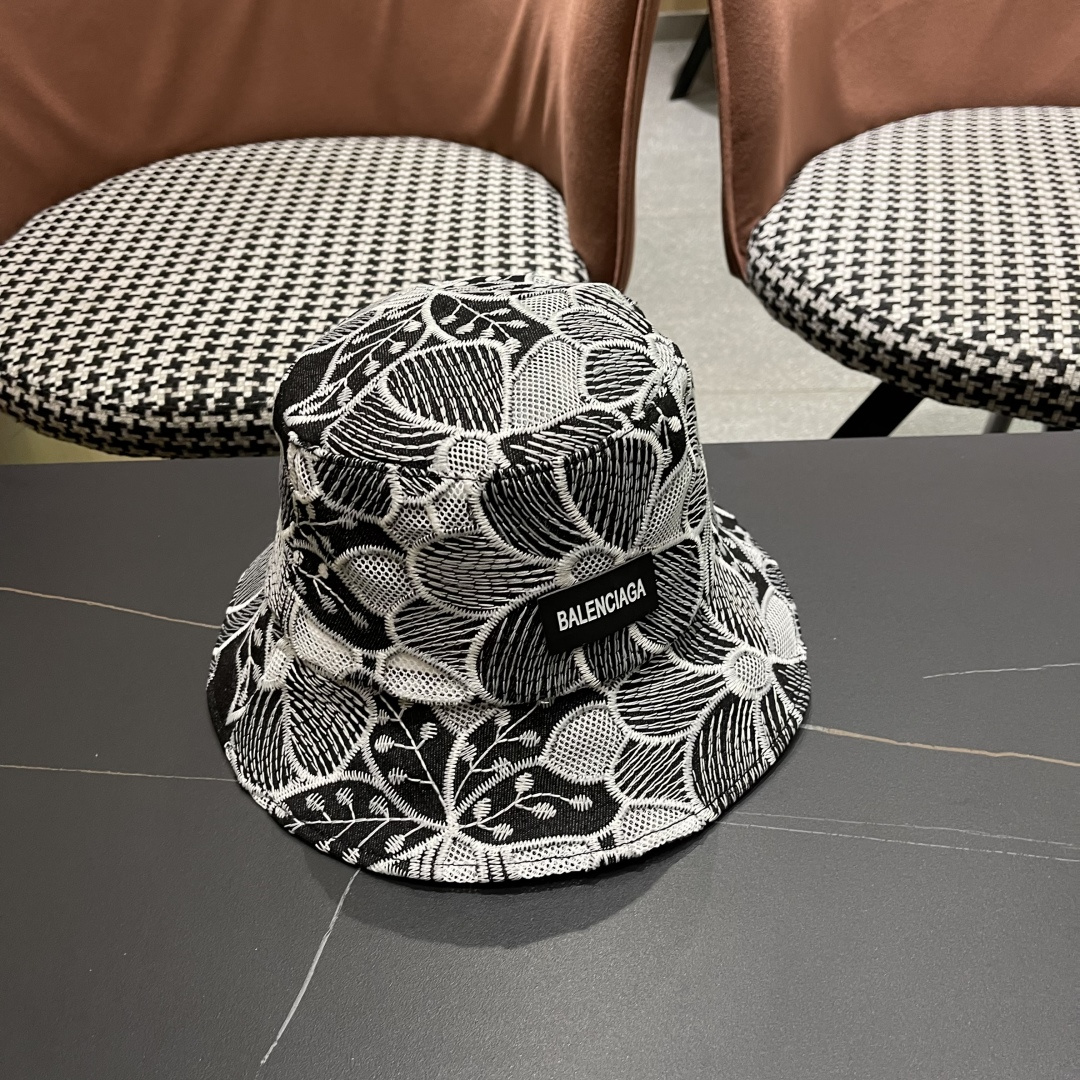  巴黎世家2025春夏镂空遮阳牛仔盆帽英伦风可爱水
桶帽绣花甜美逛街防晒帽子出游