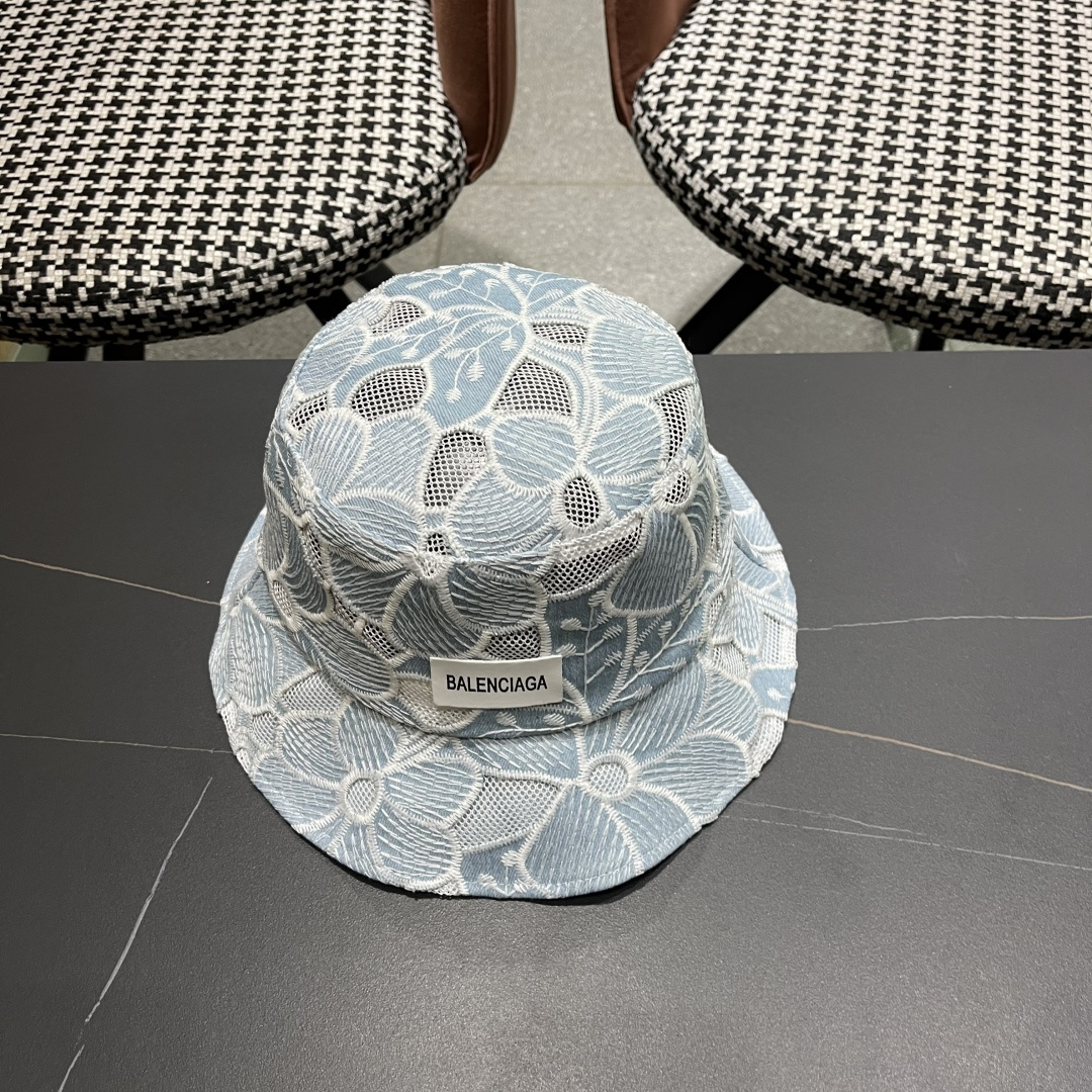  巴黎世家2025春夏镂空遮阳牛仔盆帽英伦风可爱水
桶帽绣花甜美逛街防晒帽子出游