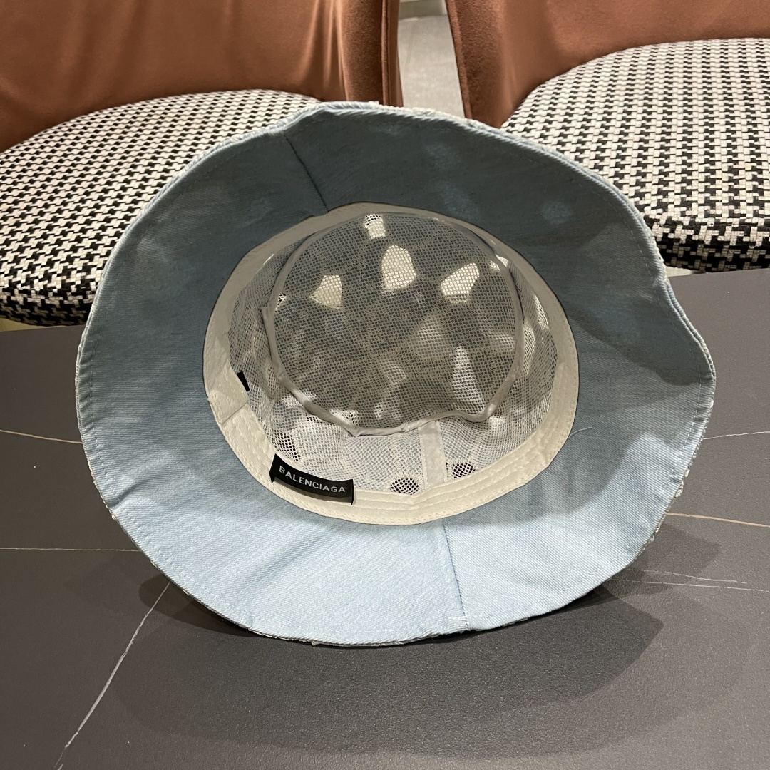  巴黎世家2025春夏镂空遮阳牛仔盆帽英伦风可爱水
桶帽绣花甜美逛街防晒帽子出游