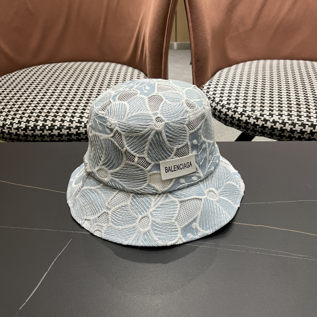  巴黎世家2025春夏镂空遮阳牛仔盆帽英伦风可爱水
桶帽绣花甜美逛街防晒帽子出游