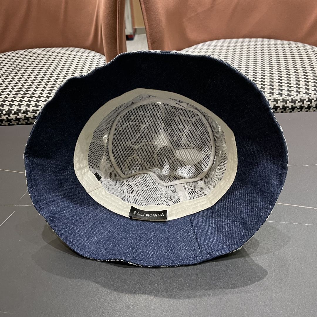  巴黎世家2025春夏镂空遮阳牛仔盆帽英伦风可爱水
桶帽绣花甜美逛街防晒帽子出游