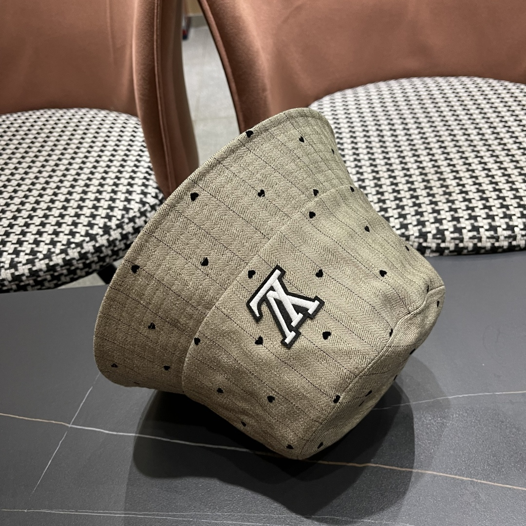  Lv路易威登 日系爱心条纹渔夫帽女新款春夏显脸小防晒盆帽
百搭透气遮阳水桶帽