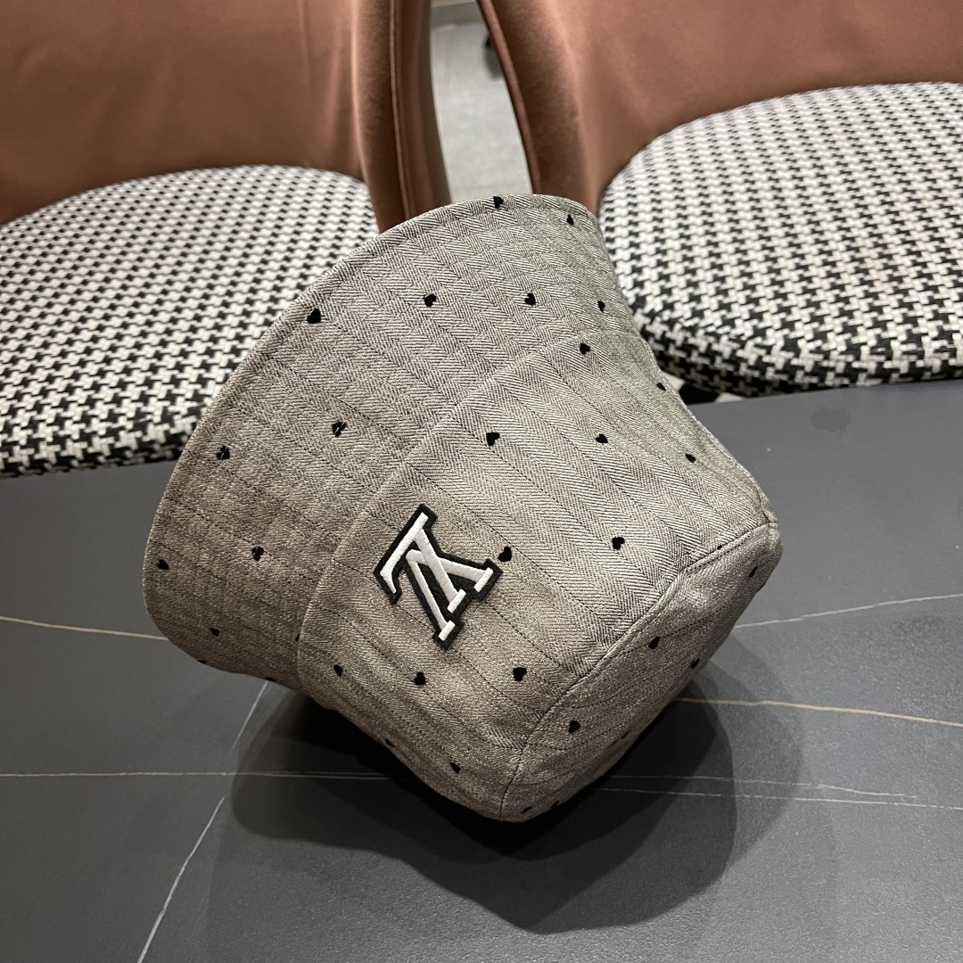  Lv路易威登 日系爱心条纹渔夫帽女新款春夏显脸小防晒盆帽
百搭透气遮阳水桶帽