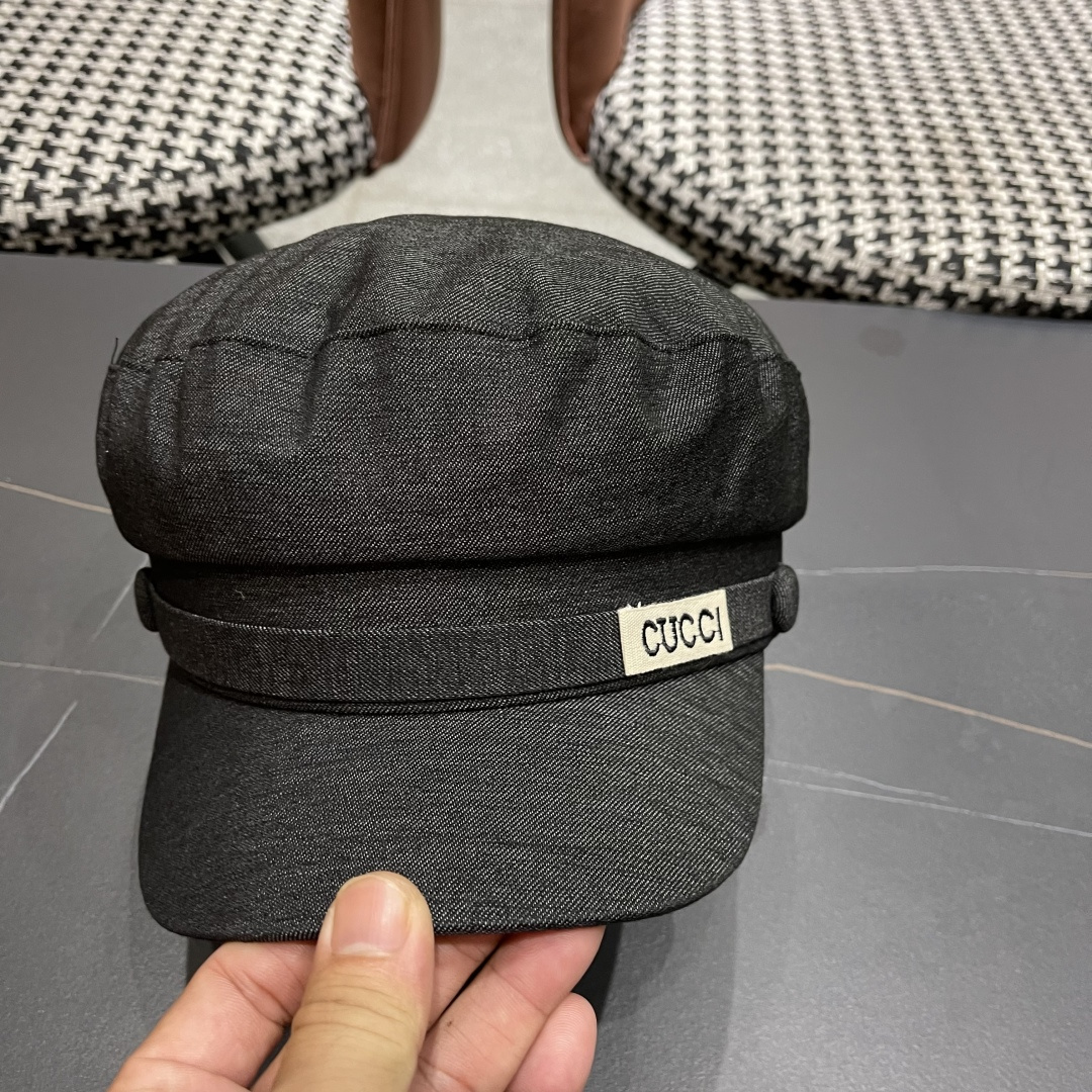  古奇 GUCCI 2025新款英伦复古海军风平顶帽子女秋冬季显
脸小画家帽百搭报童帽