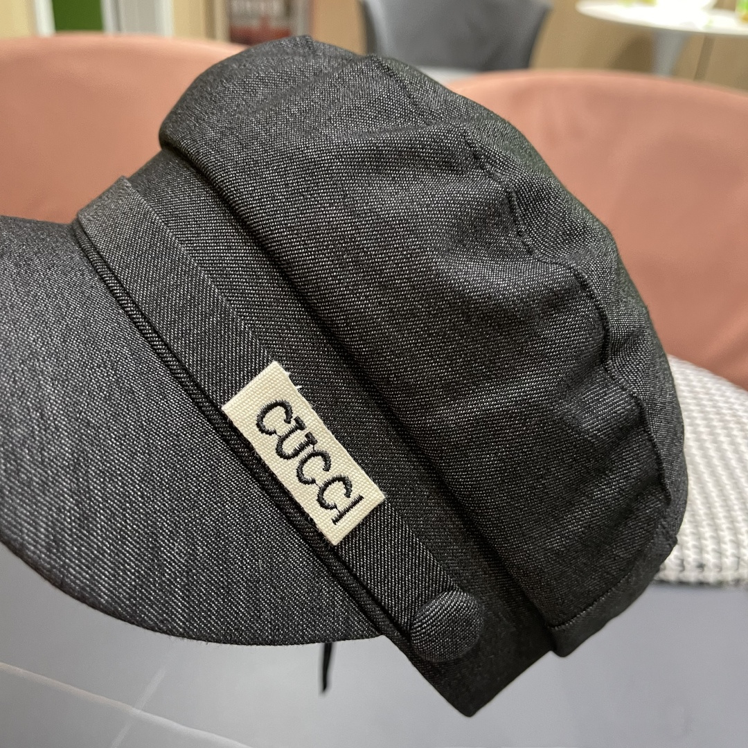  古奇 GUCCI 2025新款英伦复古海军风平顶帽子女秋冬季显
脸小画家帽百搭报童帽