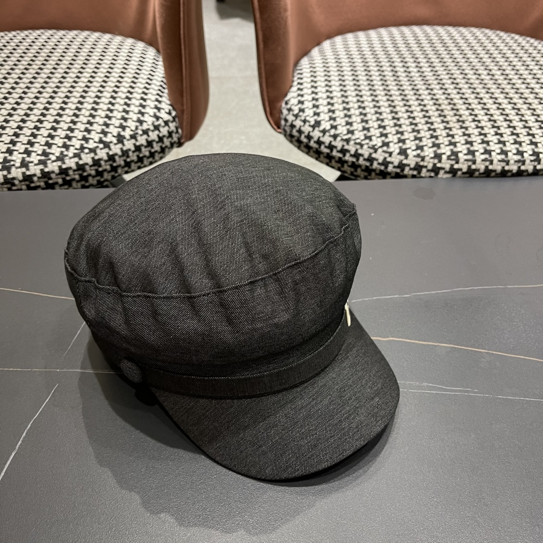  古奇 GUCCI 2025新款英伦复古海军风平顶帽子女秋冬季显
脸小画家帽百搭报童帽