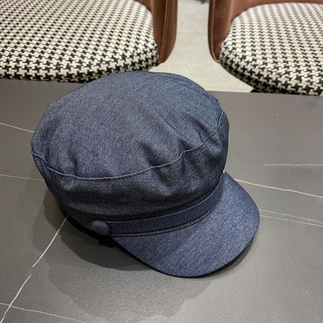  古奇 GUCCI 2025新款英伦复古海军风平顶帽子女秋冬季显
脸小画家帽百搭报童帽