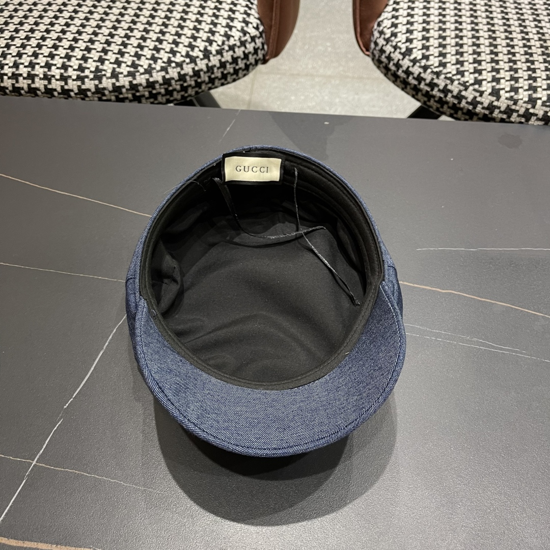  古奇 GUCCI 2025新款英伦复古海军风平顶帽子女秋冬季显
脸小画家帽百搭报童帽