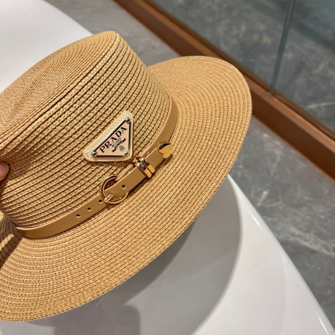  【PRADA普拉达】2025的新款草编遮阳草帽盆帽🤩沙滩风，简约大方，百搭单品～出街首选，新款帽型超美