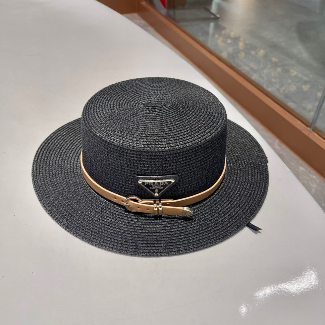  【PRADA普拉达】2025的新款草编遮阳草帽盆帽🤩沙滩风，简约大方，百搭单品～出街首选，新款帽型超美