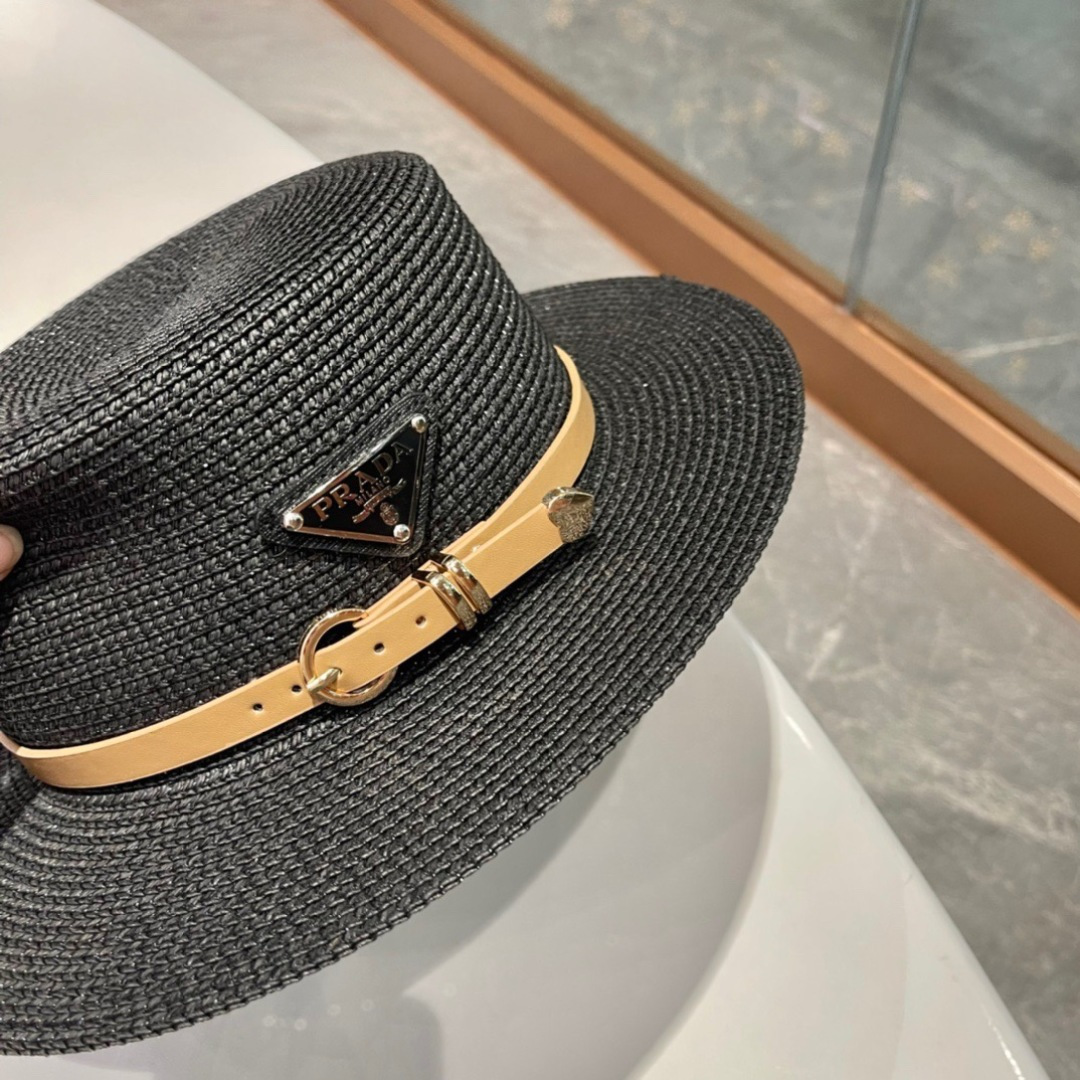  【PRADA普拉达】2025的新款草编遮阳草帽盆帽🤩沙滩风，简约大方，百搭单品～出街首选，新款帽型超美