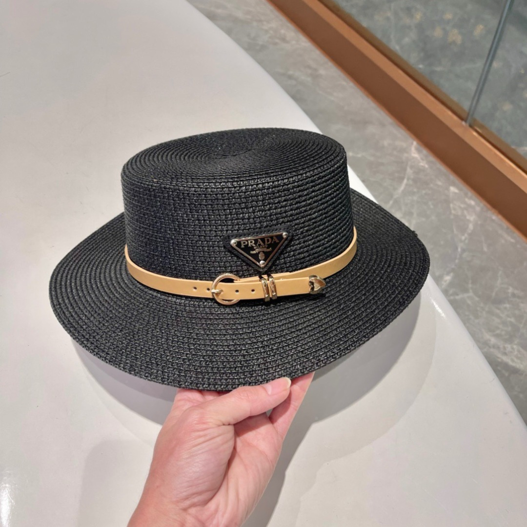  【PRADA普拉达】2025的新款草编遮阳草帽盆帽🤩沙滩风，简约大方，百搭单品～出街首选，新款帽型超美