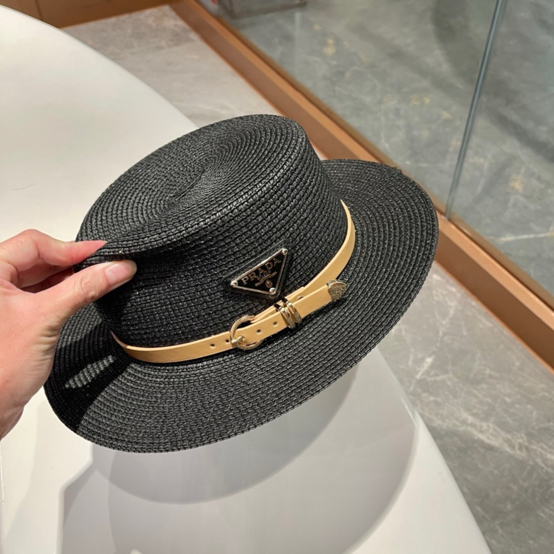  【PRADA普拉达】2025的新款草编遮阳草帽盆帽🤩沙滩风，简约大方，百搭单品～出街首选，新款帽型超美