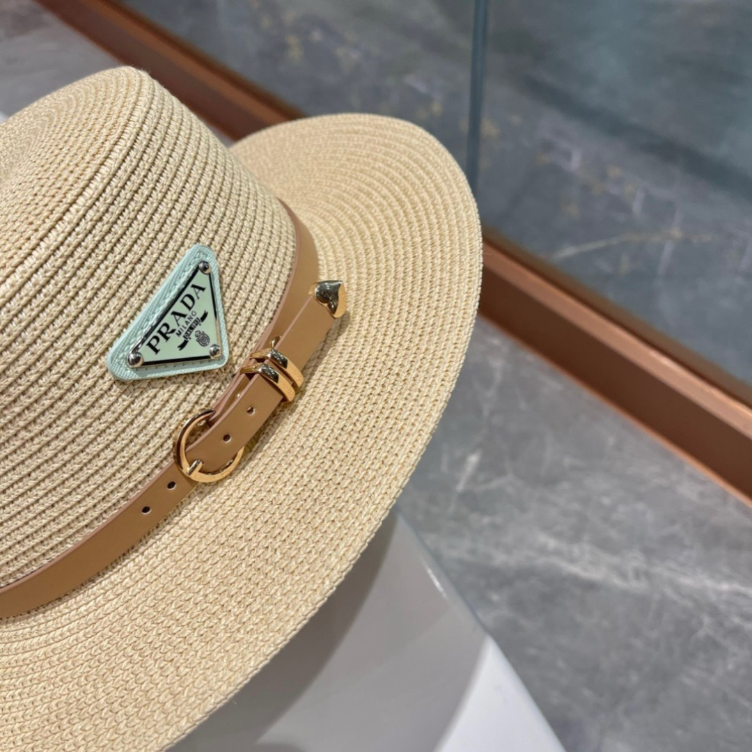 【PRADA普拉达】2025的新款草编遮阳草帽盆帽🤩沙滩风，简约大方，百搭单品～出街首选，新款帽型超美