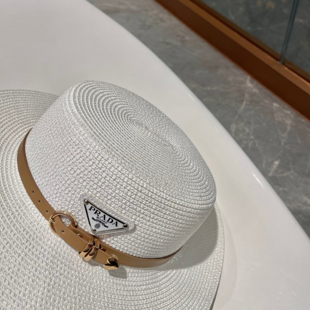  【PRADA普拉达】2025的新款草编遮阳草帽盆帽🤩沙滩风，简约大方，百搭单品～出街首选，新款帽型超美