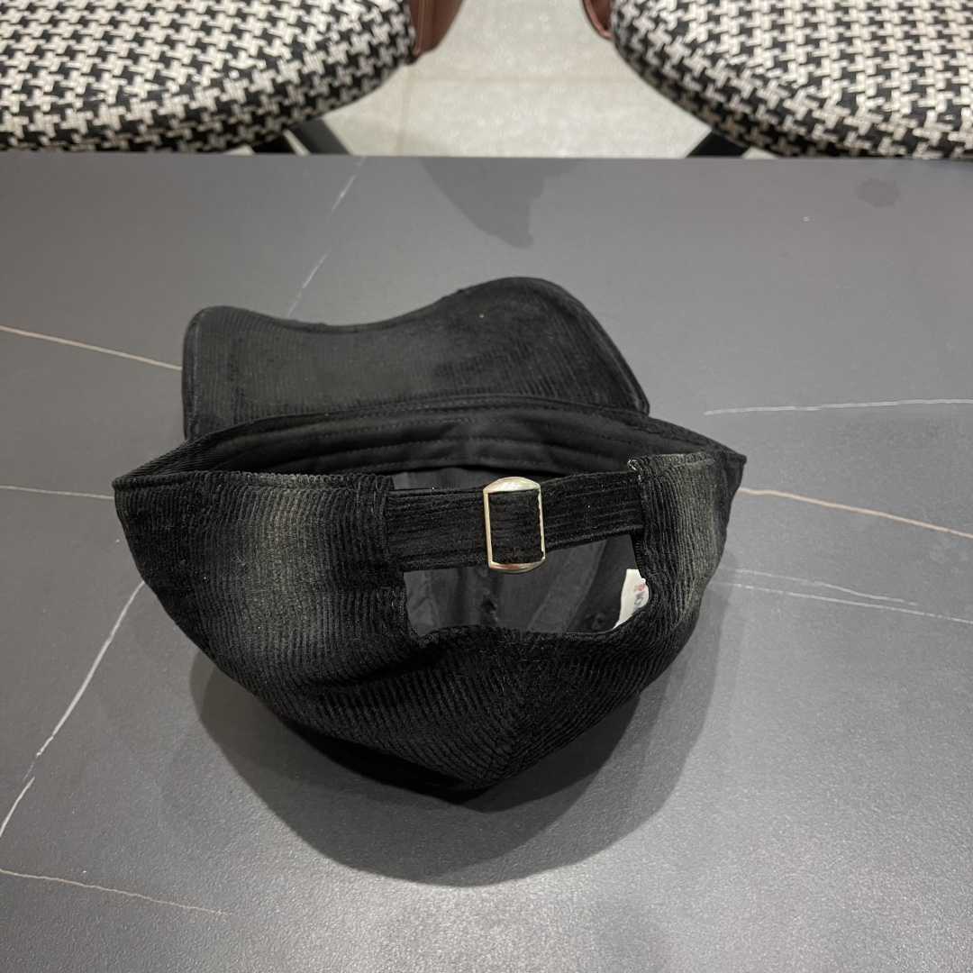  蒙口 MONCLER 帽子女潮牌韩版百搭棒球帽春夏时
尚灯芯绒鸭舌帽休闲帽男