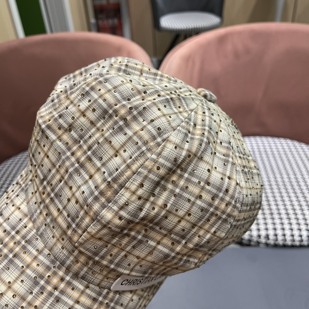  迪奥 烫钻格纹八角帽子女显脸小2025新款复古画家
报童帽百搭速千鸭舌帽