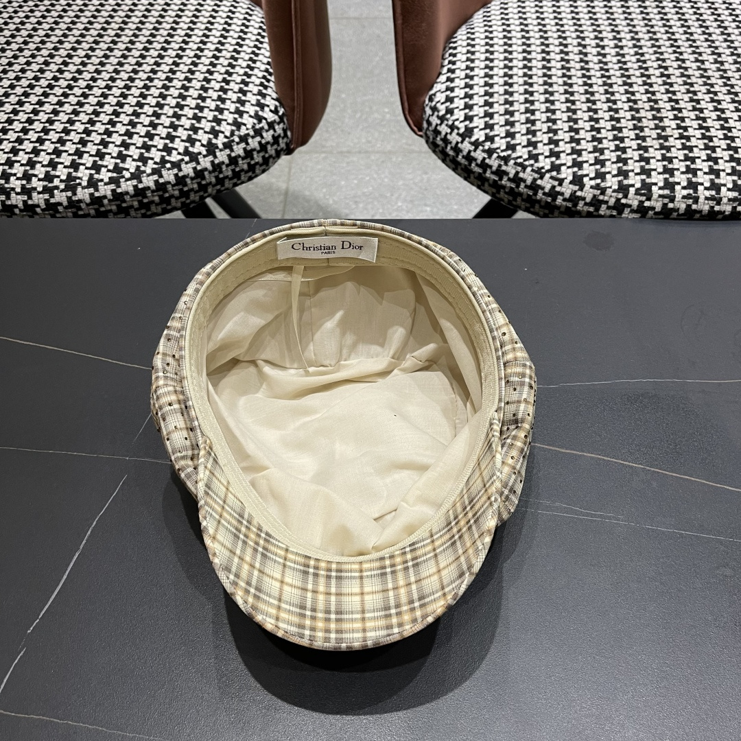  迪奥 烫钻格纹八角帽子女显脸小2025新款复古画家
报童帽百搭速千鸭舌帽