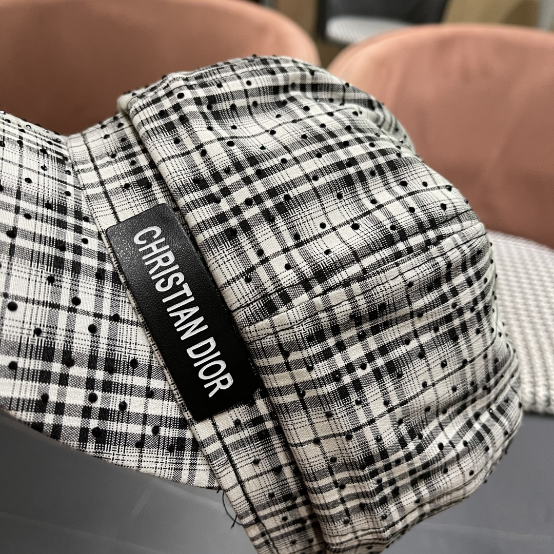  迪奥 格纹八角帽子女显脸小2025新款复古画家
报童帽百搭速千鸭舌帽