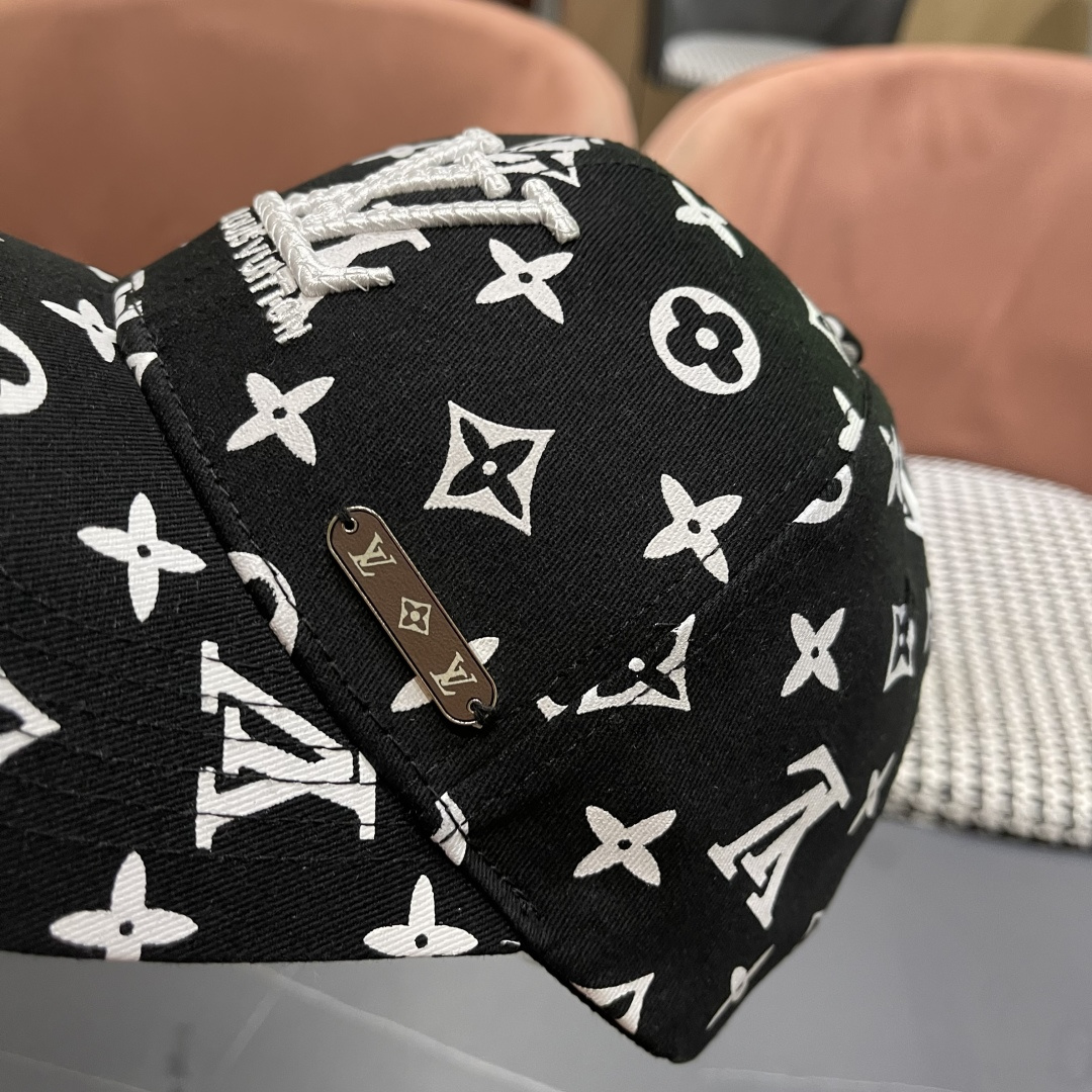  上新！路易威登 LouisVuitton 😍新款刺绣LV棒球帽，重工打造♥️高端大气，百搭款🤗男女通用