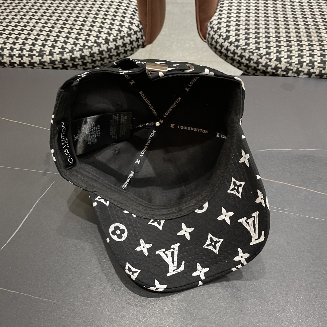  上新！路易威登 LouisVuitton 😍新款刺绣LV棒球帽，重工打造♥️高端大气，百搭款🤗男女通用