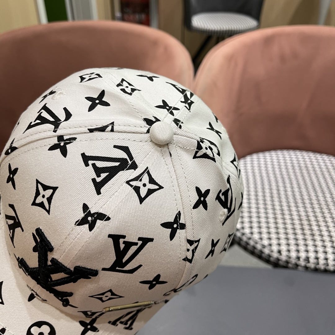  上新！路易威登 LouisVuitton 😍新款刺绣LV棒球帽，重工打造♥️高端大气，百搭款🤗男女通用