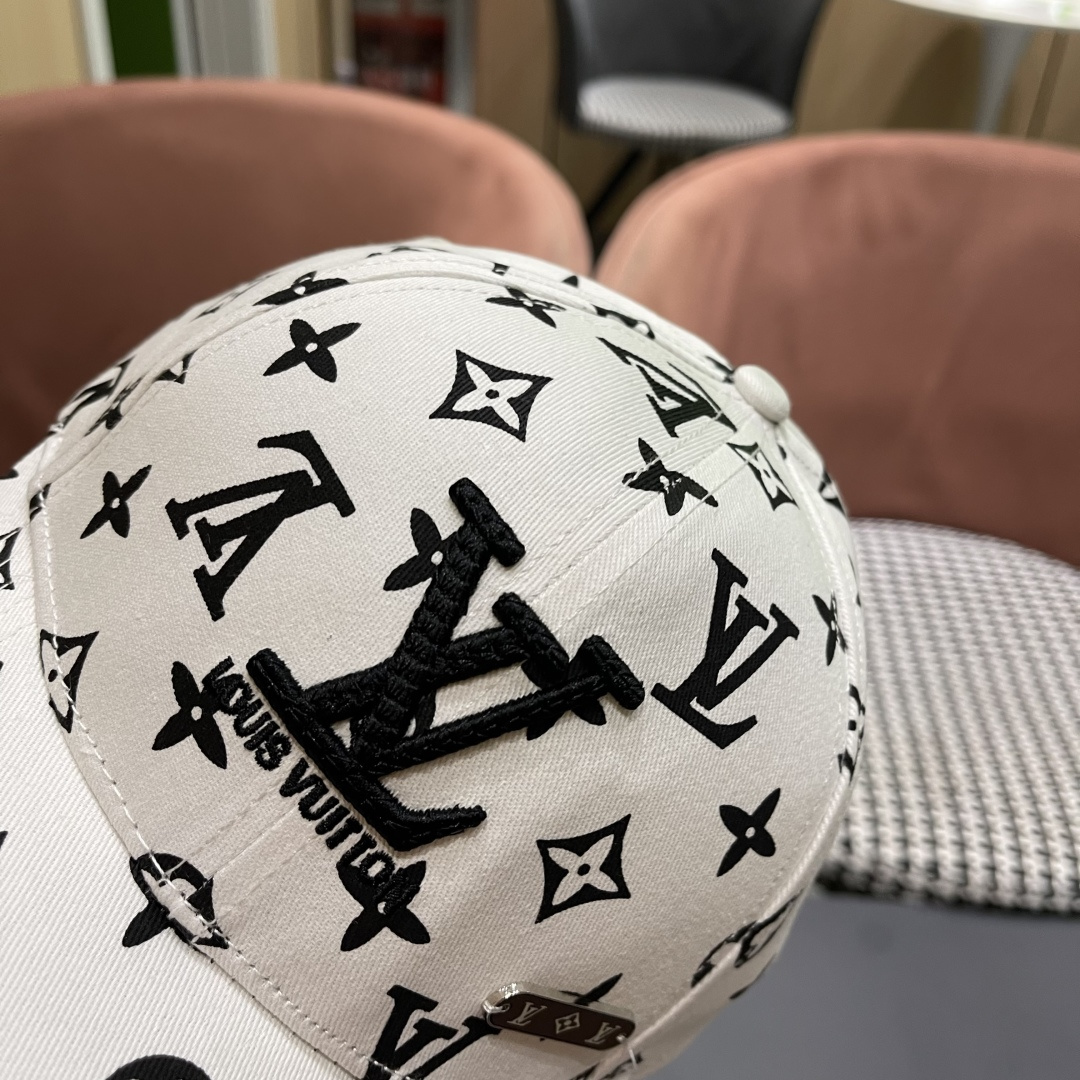  上新！路易威登 LouisVuitton 😍新款刺绣LV棒球帽，重工打造♥️高端大气，百搭款🤗男女通用