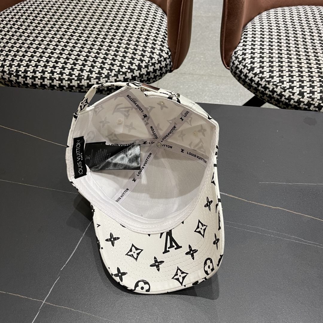  上新！路易威登 LouisVuitton 😍新款刺绣LV棒球帽，重工打造♥️高端大气，百搭款🤗男女通用