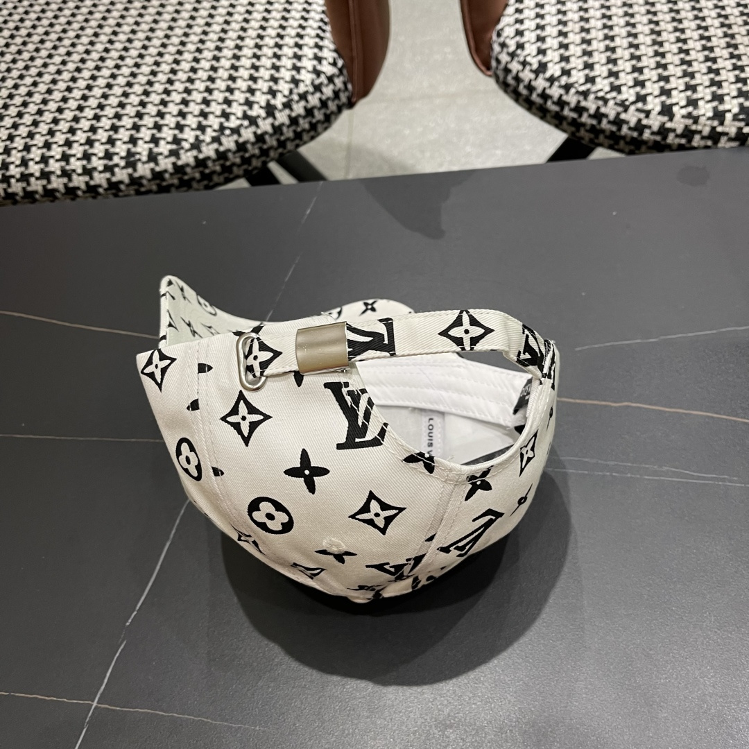  上新！路易威登 LouisVuitton 😍新款刺绣LV棒球帽，重工打造♥️高端大气，百搭款🤗男女通用