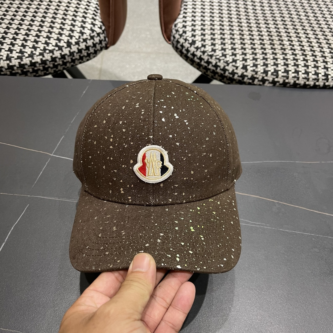  蒙口 MONCLER 亮片棒球帽新款帽子女四季通用遮阳帽网红街头
时尚弯檐防晒鸭舌帽