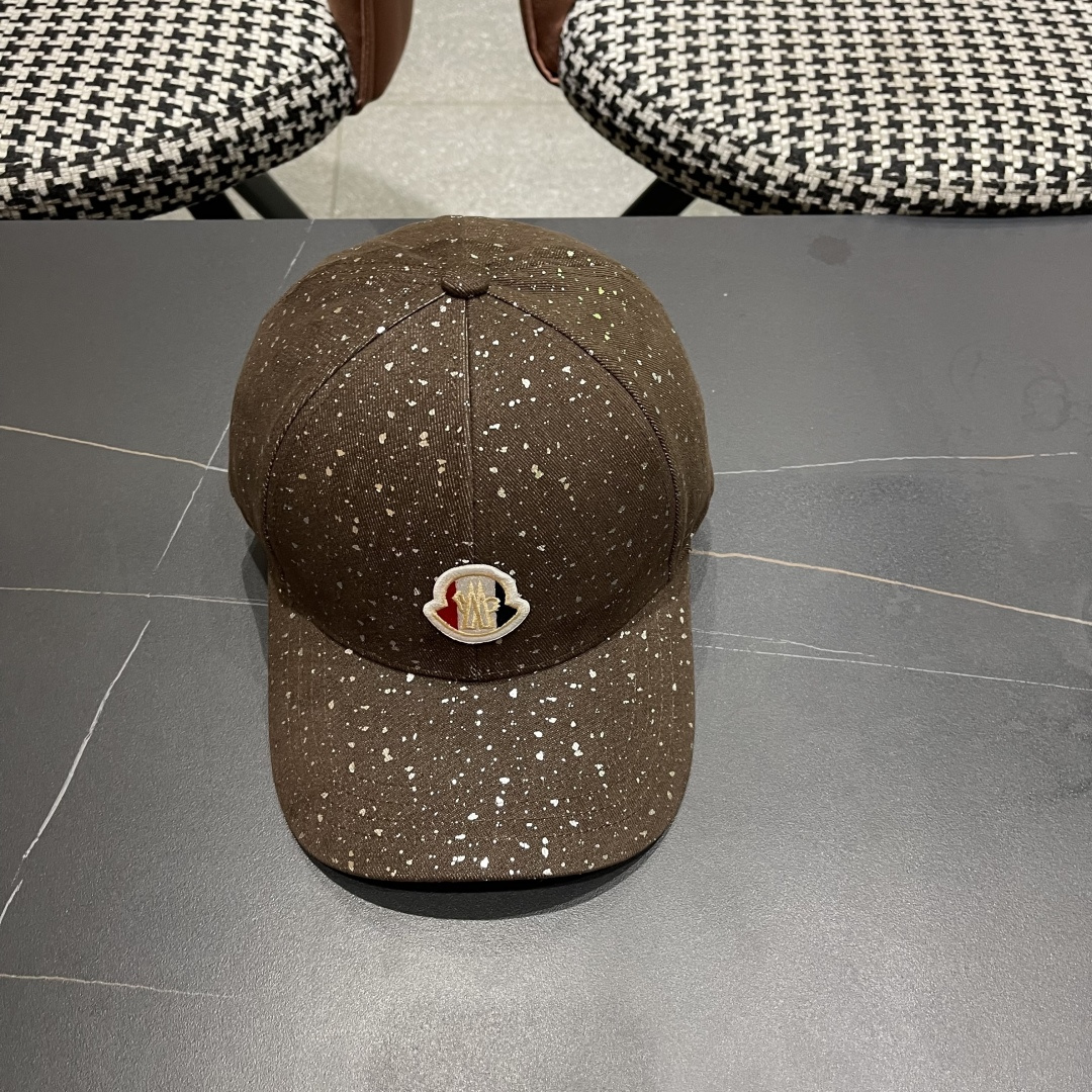  蒙口 MONCLER 亮片棒球帽新款帽子女四季通用遮阳帽网红街头
时尚弯檐防晒鸭舌帽