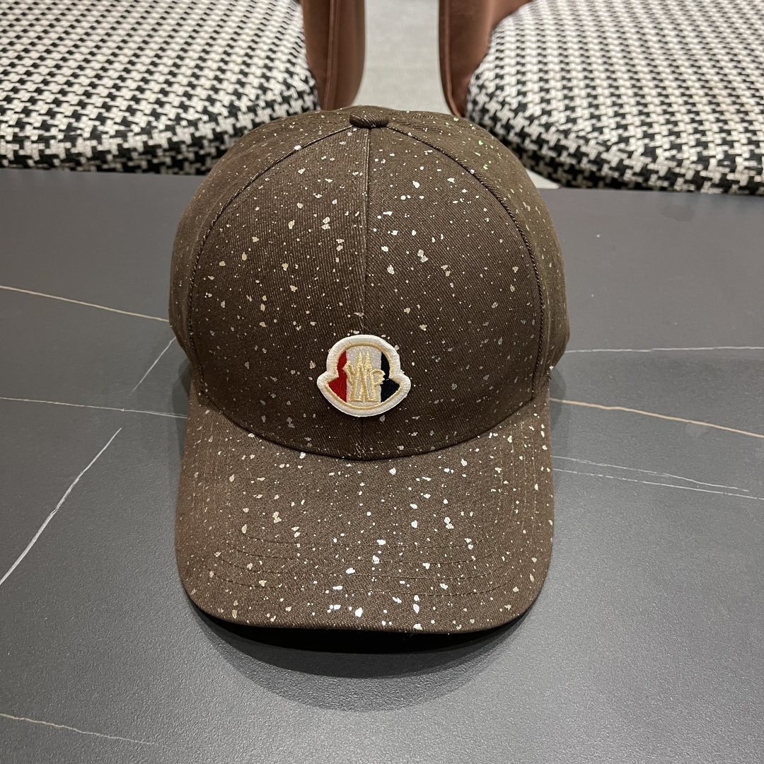  蒙口 MONCLER 亮片棒球帽新款帽子女四季通用遮阳帽网红街头
时尚弯檐防晒鸭舌帽