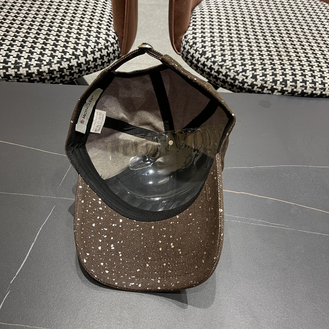  蒙口 MONCLER 亮片棒球帽新款帽子女四季通用遮阳帽网红街头
时尚弯檐防晒鸭舌帽