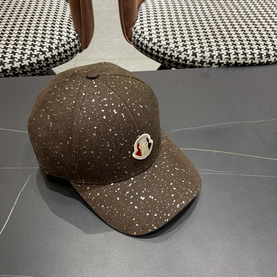  蒙口 MONCLER 亮片棒球帽新款帽子女四季通用遮阳帽网红街头
时尚弯檐防晒鸭舌帽