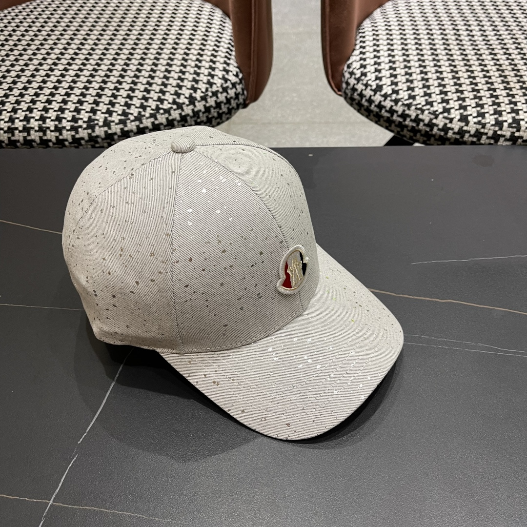  蒙口 MONCLER 亮片棒球帽新款帽子女四季通用遮阳帽网红街头
时尚弯檐防晒鸭舌帽