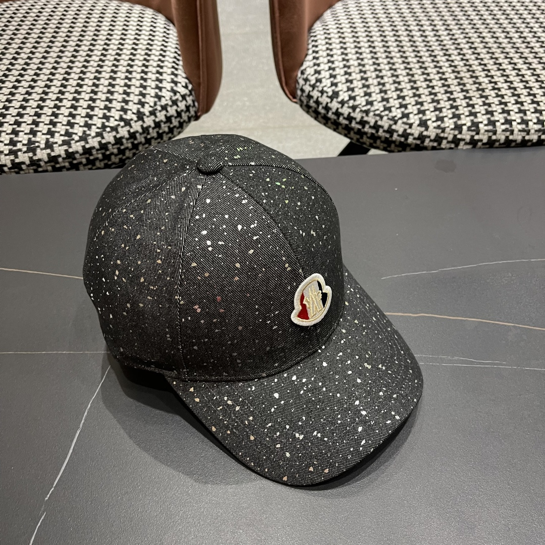  蒙口 MONCLER 亮片棒球帽新款帽子女四季通用遮阳帽网红街头
时尚弯檐防晒鸭舌帽