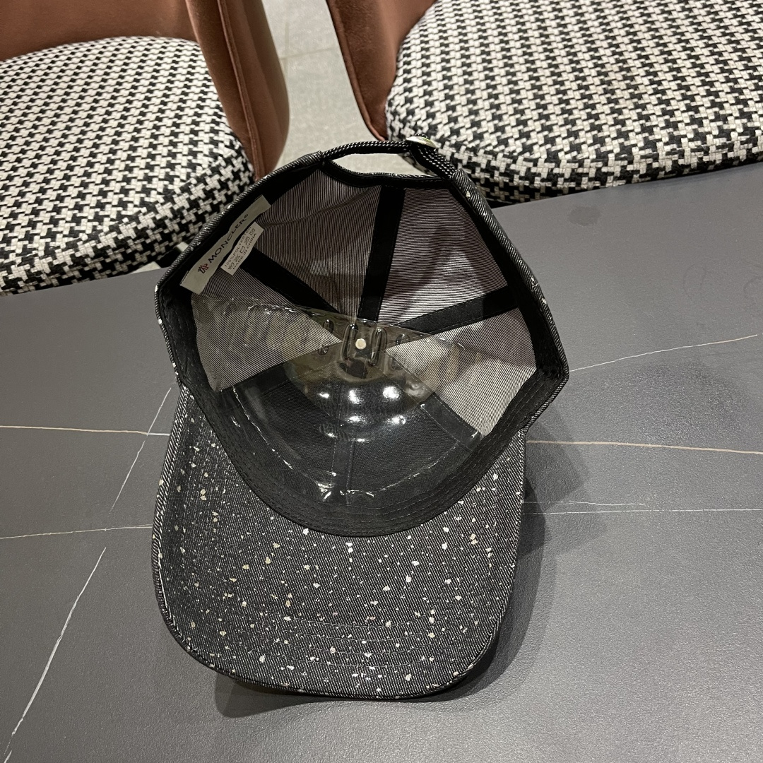  蒙口 MONCLER 亮片棒球帽新款帽子女四季通用遮阳帽网红街头
时尚弯檐防晒鸭舌帽