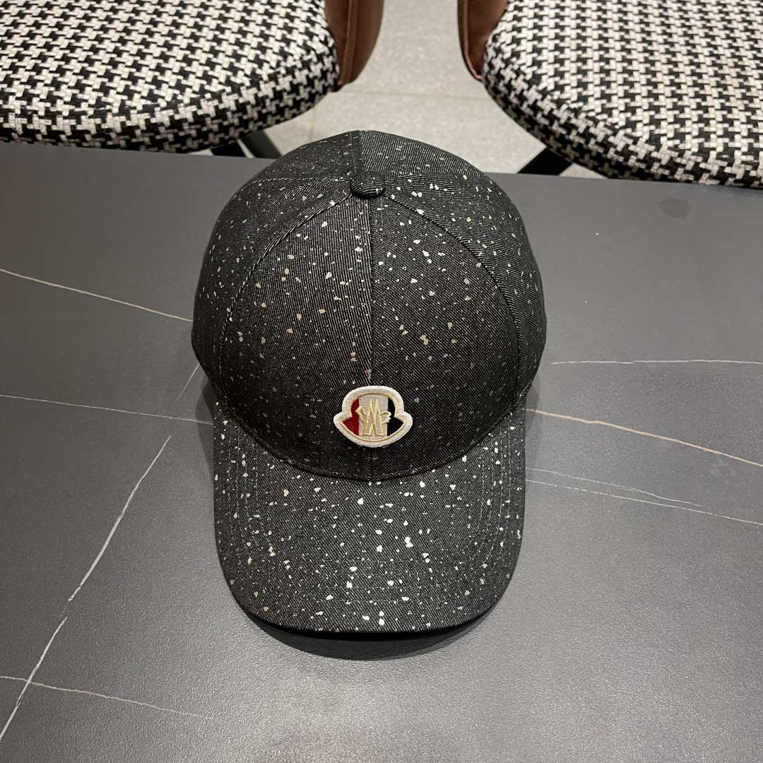  蒙口 MONCLER 亮片棒球帽新款帽子女四季通用遮阳帽网红街头
时尚弯檐防晒鸭舌帽