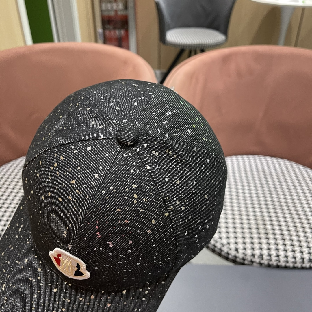  蒙口 MONCLER 亮片棒球帽新款帽子女四季通用遮阳帽网红街头
时尚弯檐防晒鸭舌帽
