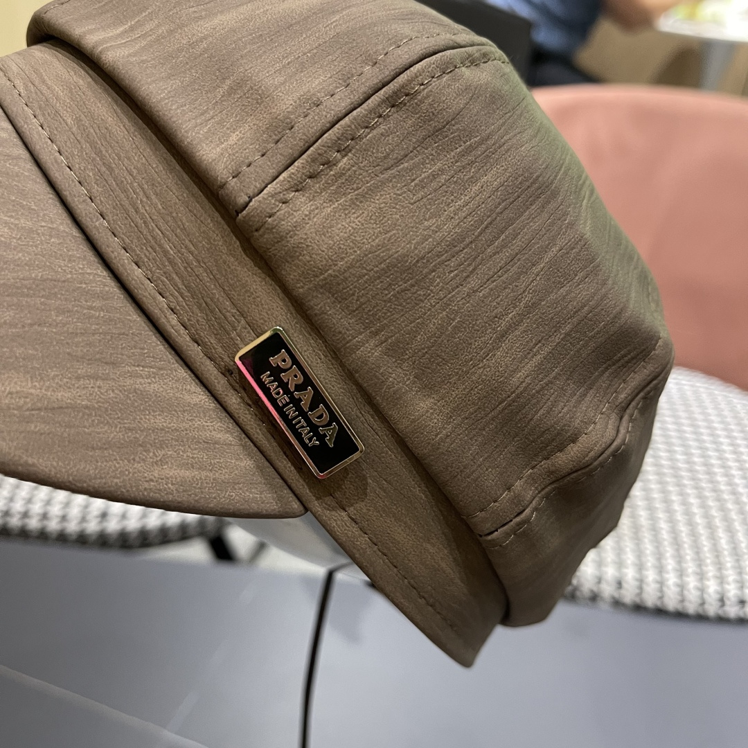  普拉达 PRADA 日系复吉皮质纹理八角帽子女春秋季
英伦风贝雷帽百搭休闲报童帽潮