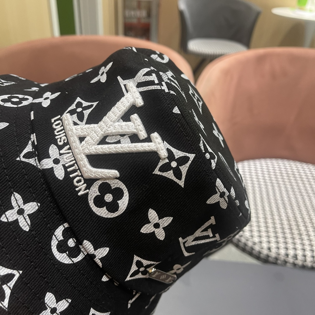  上新！路易威登 LouisVuitton 😍新款LV渔夫帽，重工打造♥️高端大气，百搭款🤗男女通用