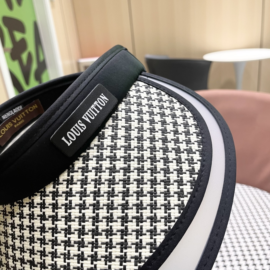  迪奥Dior2025新款空顶帽，夏天必备单品，因为真的太好搭，夏天搭配清凉夏日风情真的超级文艺范～随便