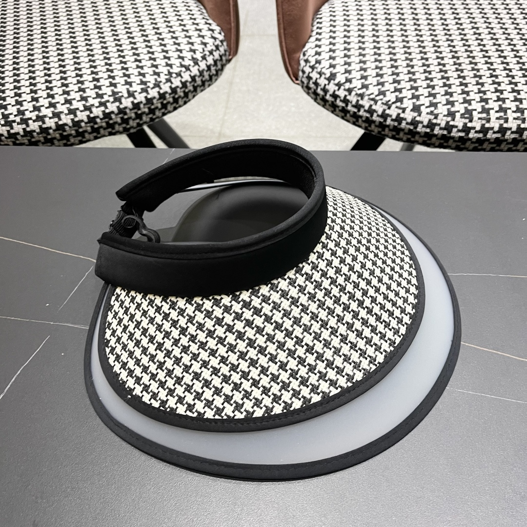  迪奥Dior2025新款空顶帽，夏天必备单品，因为真的太好搭，夏天搭配清凉夏日风情真的超级文艺范～随便