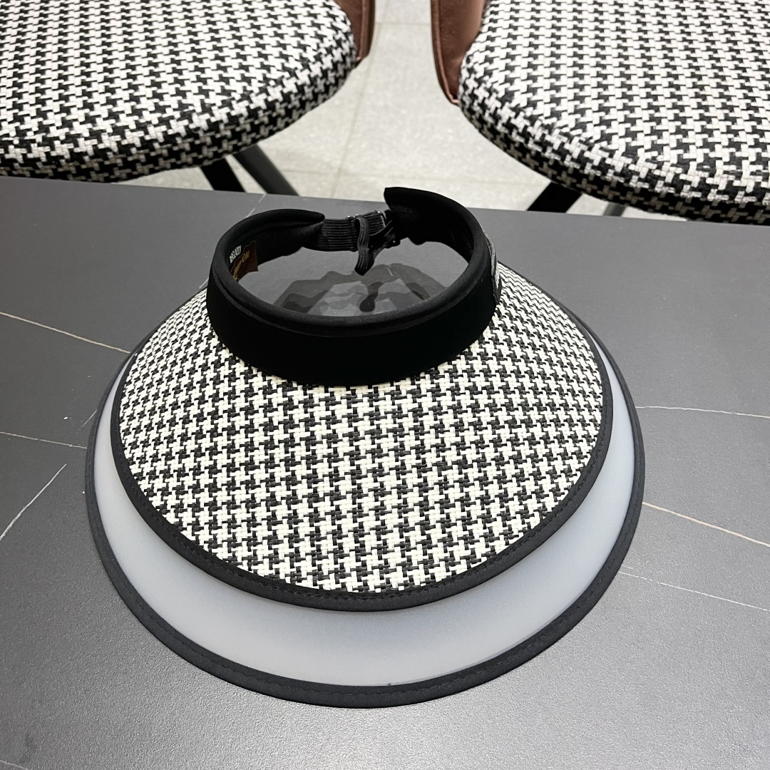  迪奥Dior2025新款空顶帽，夏天必备单品，因为真的太好搭，夏天搭配清凉夏日风情真的超级文艺范～随便