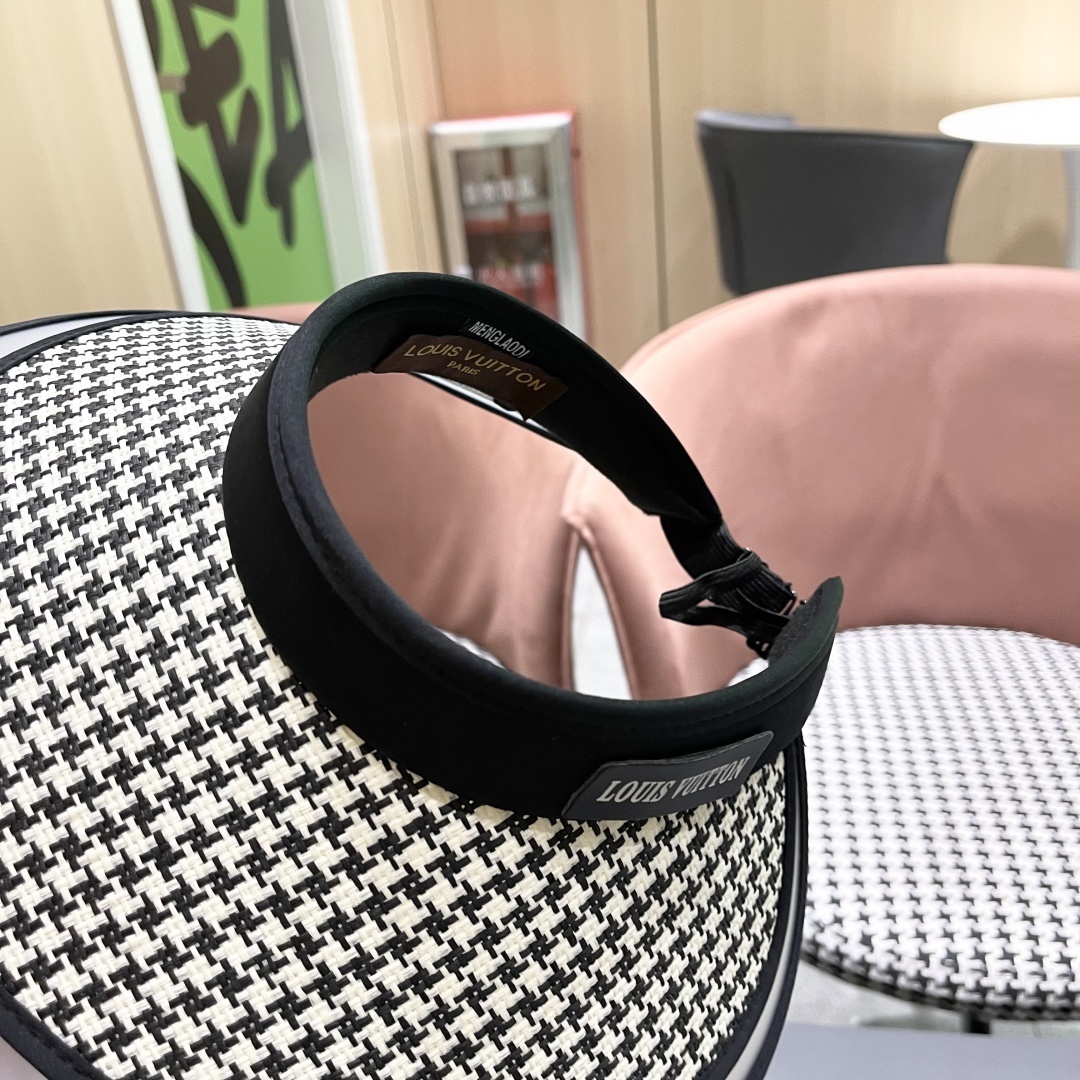  迪奥Dior2025新款空顶帽，夏天必备单品，因为真的太好搭，夏天搭配清凉夏日风情真的超级文艺范～随便