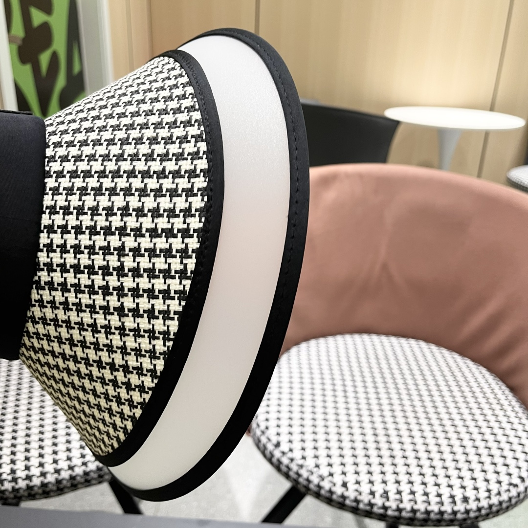  迪奥Dior2025新款空顶帽，夏天必备单品，因为真的太好搭，夏天搭配清凉夏日风情真的超级文艺范～随便