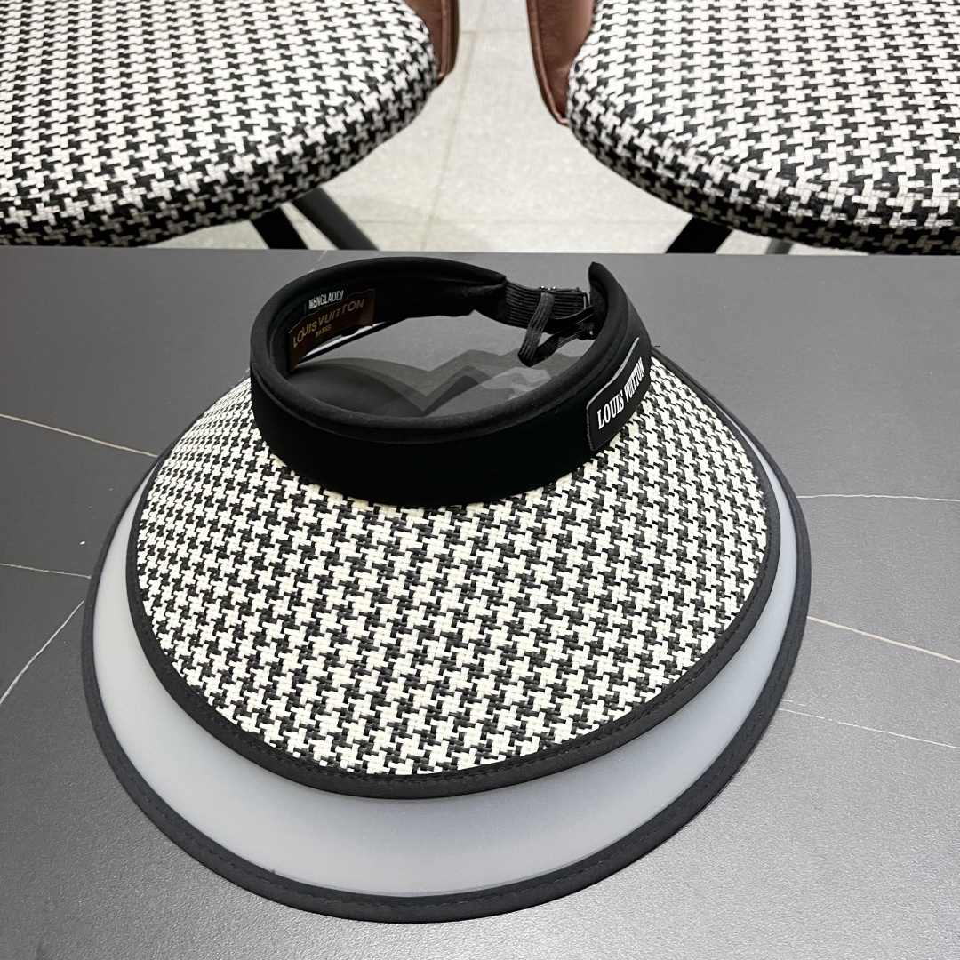  迪奥Dior2025新款空顶帽，夏天必备单品，因为真的太好搭，夏天搭配清凉夏日风情真的超级文艺范～随便