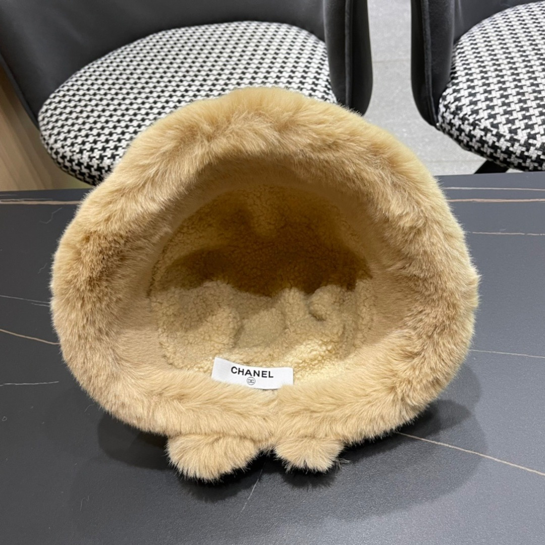  PRADA普拉达 2025新款毛绒针织帽子女冬加厚保暖护耳显脸小秋冬毛线帽网红同款