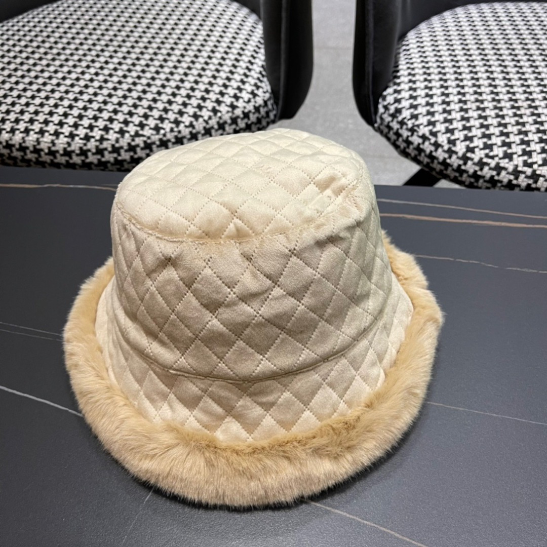  PRADA普拉达 2025新款毛绒针织帽子女冬加厚保暖护耳显脸小秋冬毛线帽网红同款