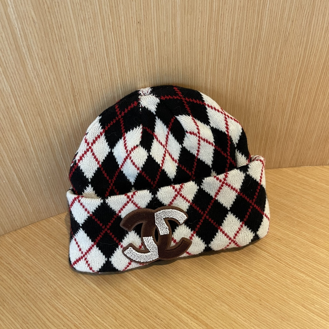  Chanel香奈儿秋冬毛线帽，小红书爆款，手感超柔软舒适的针织线帽，弹性极佳！